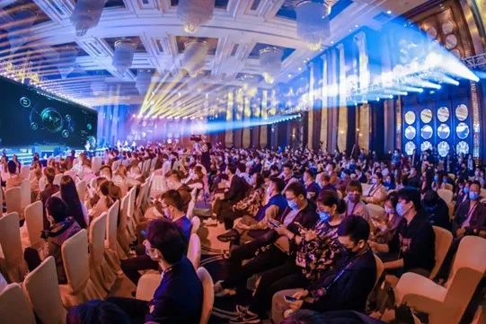 PPT教程  我花1000一页做的PPT，被观众骂太丑了...