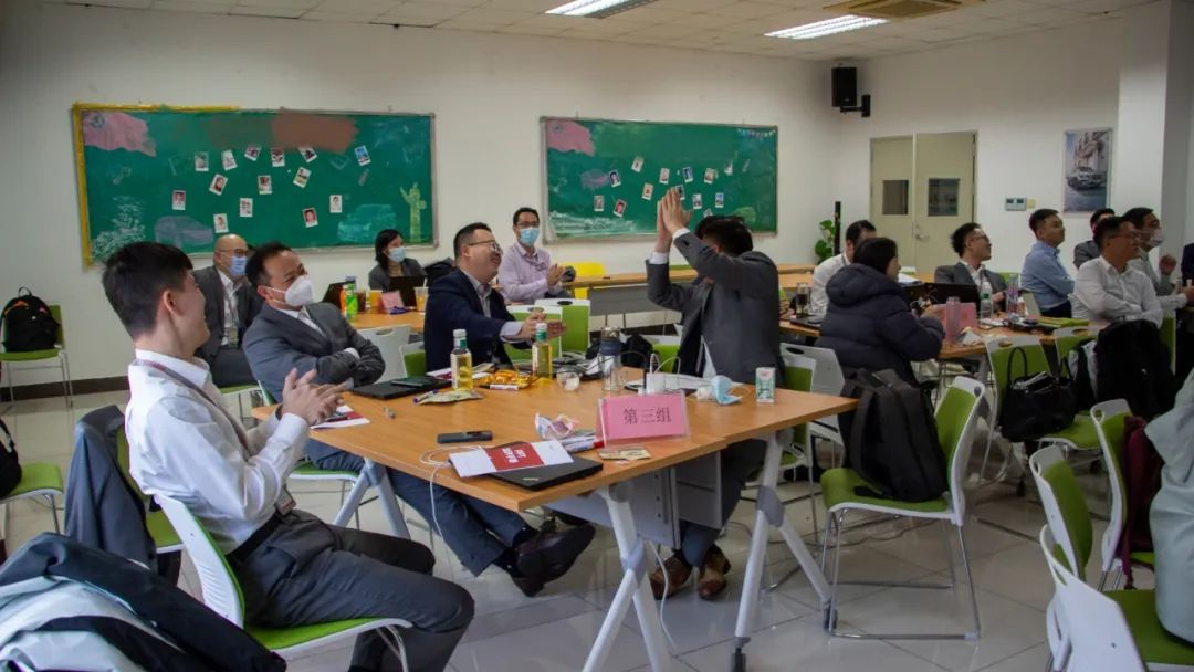 PPT教程  密密麻麻400个字！看了这个车企内部流出的PPT，我们决定这样教...