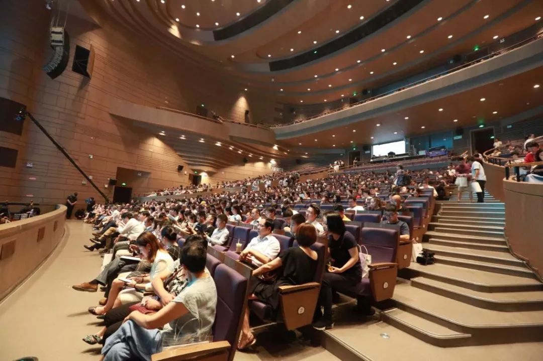 锐普做的L屏发布会PPT设计,这也太酷了吧!你们肯定没见过! PPT教程 锐普做的L屏发布会PPT设计,这也太酷了吧!你们肯定没见过!
