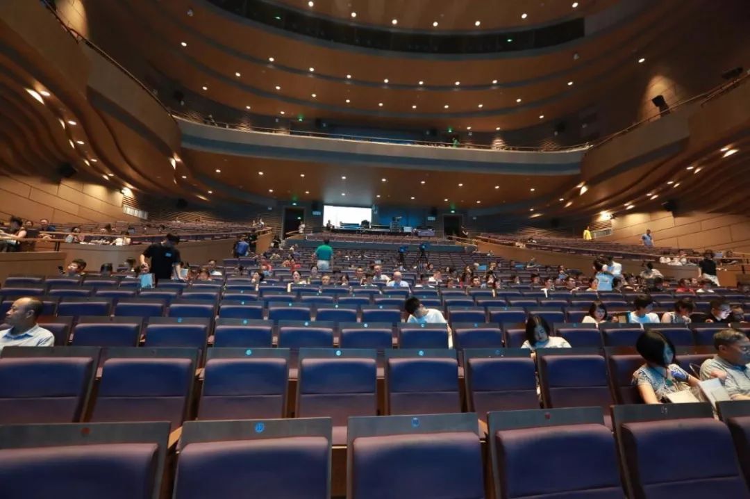 锐普做的L屏发布会PPT设计,这也太酷了吧!你们肯定没见过! PPT教程 锐普做的L屏发布会PPT设计,这也太酷了吧!你们肯定没见过!